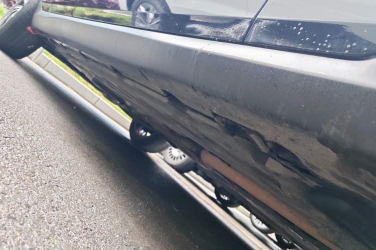 Used Mercedes-Benz GLC 2022 GLC 260 L 4MATIC Luxury Model Right Side Sill