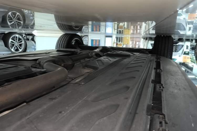 Used Mercedes-Benz GLC 2022 Refreshed GLC 300 L 4MATIC Dynamic Edition Prestige Version Right Side Sill