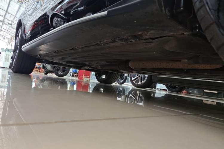 Used Mercedes-Benz GLC 2022 Refreshed GLC 300 L 4MATIC Dynamic Edition Prestige Version Right Side Sill