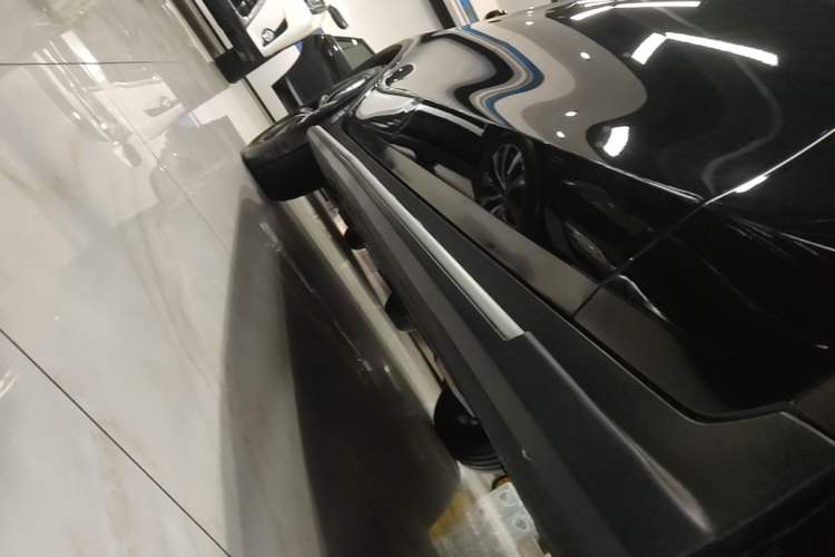 Used Mercedes-Benz GLC 2022 Facelift GLC 260 L 4MATIC Luxury Edition Right Side Sill