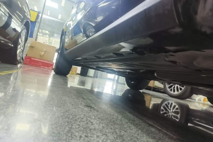 Used Mercedes-Benz GLC 2022 Second Facelift GLC 260 L 4MATIC Luxury Edition Right Side Sill