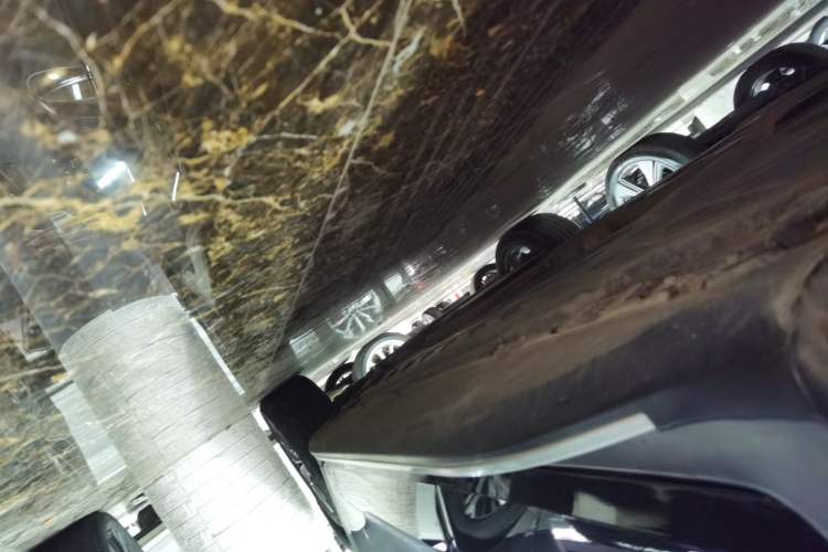 Used Mercedes-Benz GLC 2022 Second Facelift GLC 260 L 4MATIC Luxury Edition Right Side Sill