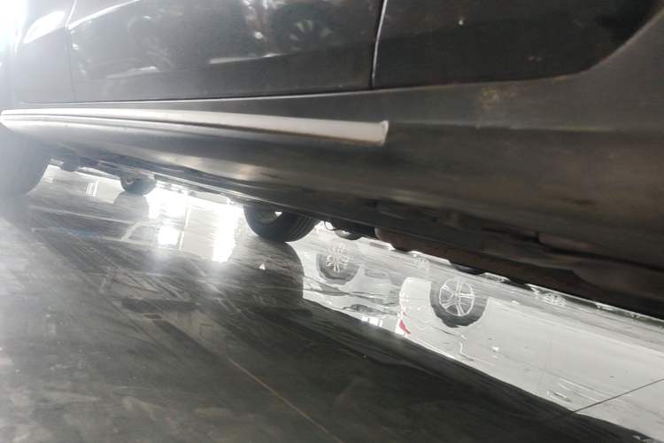 Used Mercedes-Benz GLC 2022 Facelift GLC 260 L 4MATIC Luxury Edition Right Side Sill