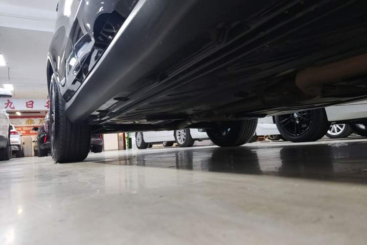 Used Mercedes-Benz GLC 2022 Second Facelift GLC 260 L 4MATIC Luxury Edition Right Side Sill