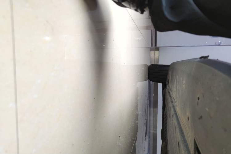 Used Mercedes-Benz GLC 2022 Facelift GLC 260 L 4MATIC Luxury Edition Right Side Sill