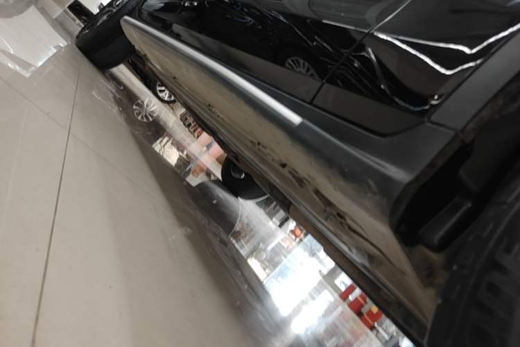 Used Mercedes-Benz GLC 2022 Refreshed GLC 300 L 4MATIC Dynamic Edition Right Side Sill