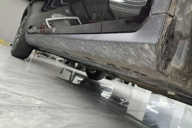 Used Mercedes-Benz GLC 2022 Facelift GLC 260 L 4MATIC Luxury Edition Right Side Sill