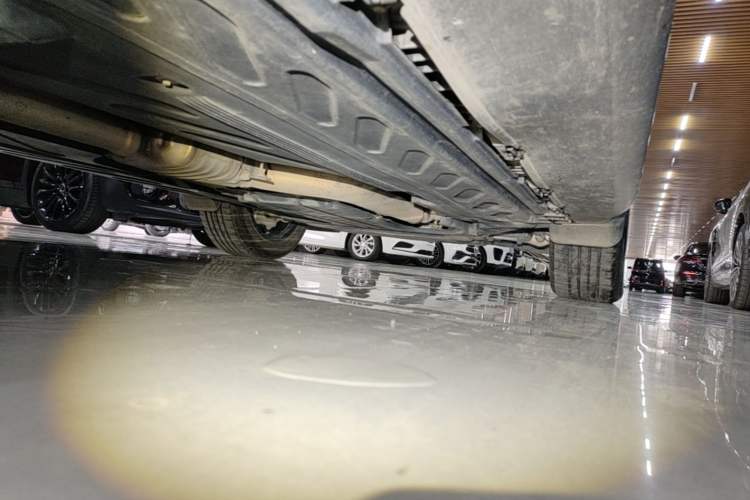 Used Mercedes-Benz GLC 2022 Second Facelift GLC 260 L 4MATIC Luxury Edition Right Side Sill