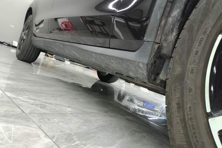 Used Mercedes-Benz GLC 2022 Facelift GLC 260 L 4MATIC Luxury Edition Right Side Sill