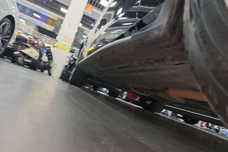 Used Mercedes-Benz GLC 2022 Refreshed GLC 300 L 4MATIC Dynamic Edition Prestige Version Right Side Sill
