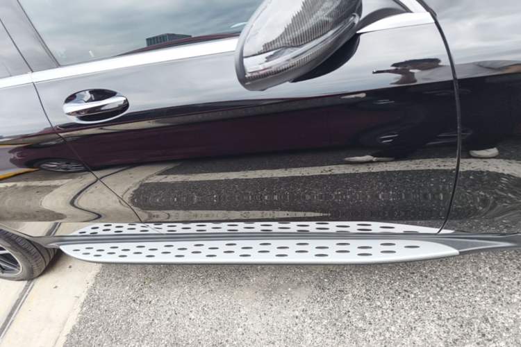 Used Mercedes-Benz GLC 2022 Refreshed GLC 300 L 4MATIC Dynamic Edition Prestige Version Right Side Sill