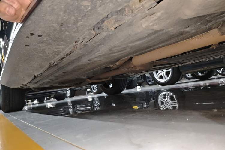 Used Mercedes-Benz GLC 2022 Refreshed GLC 260 L 4MATIC Dynamic Edition Right Side Sill