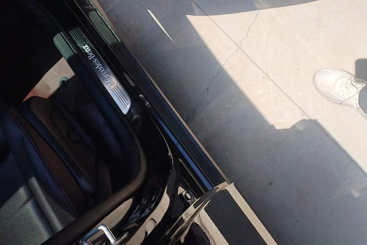 Used Mercedes-Benz GLC 2022 GLC 260 L 4MATIC Dynamic Edition Right Side Sill