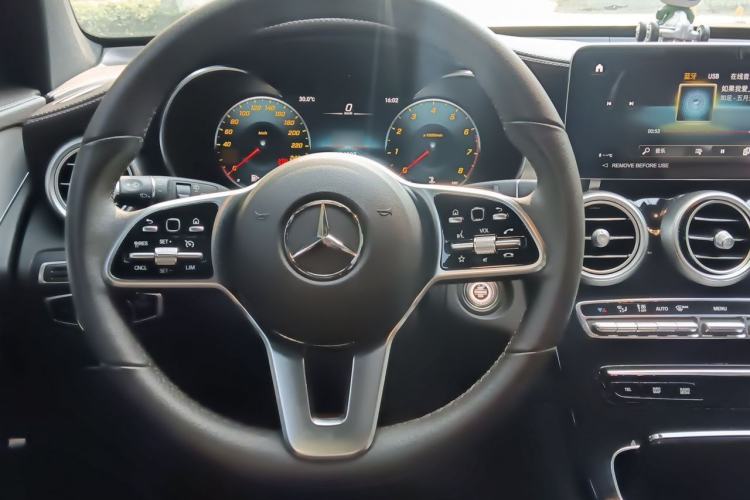 Used Mercedes-Benz GLC 2022 Facelifted GLC 260 L 4MATIC Dynamic Edition Steering Wheel