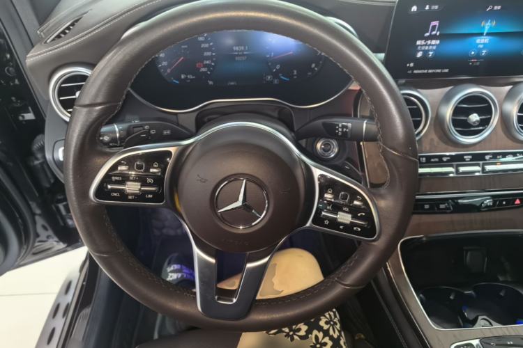 Used Mercedes-Benz GLC 2022 Refreshed GLC 300 L 4MATIC Dynamic Edition Steering Wheel