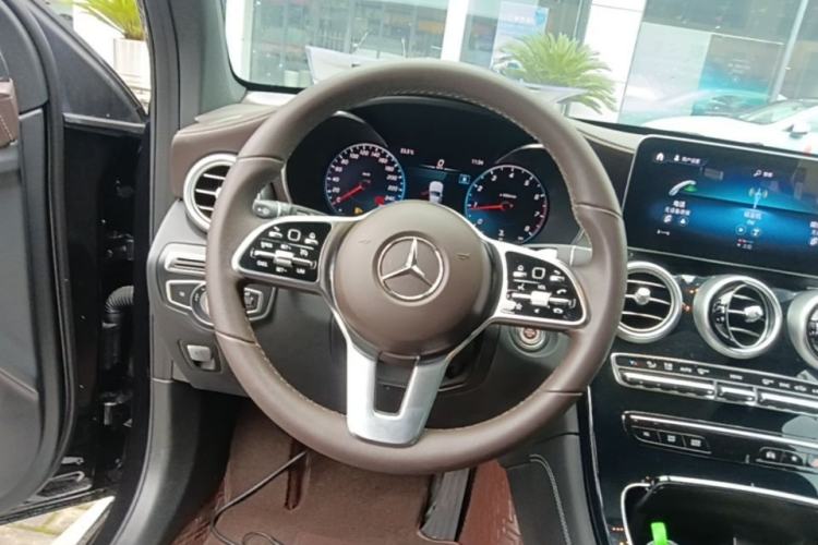 Used Mercedes-Benz GLC 2022 Second Facelift GLC 260 L 4MATIC Dynamic Edition Steering Wheel