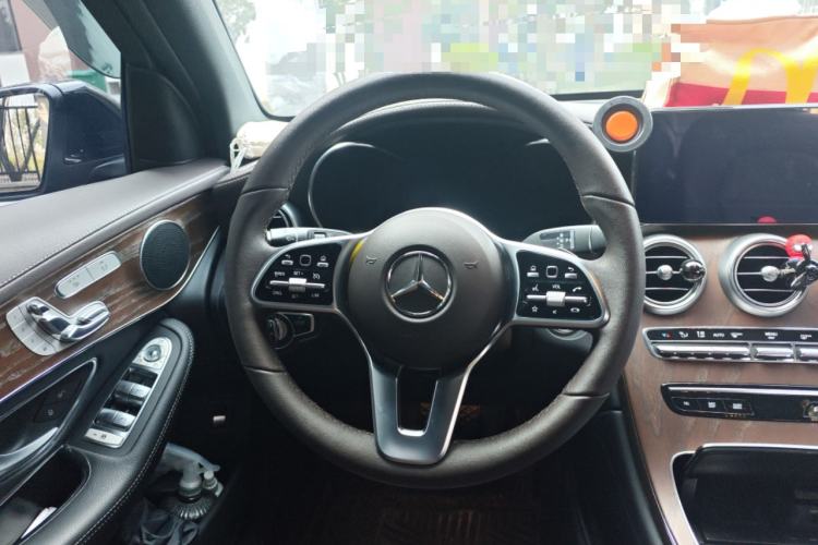 Used Mercedes-Benz GLC 2022 Second Facelift GLC 260 L 4MATIC Luxury Edition Steering Wheel