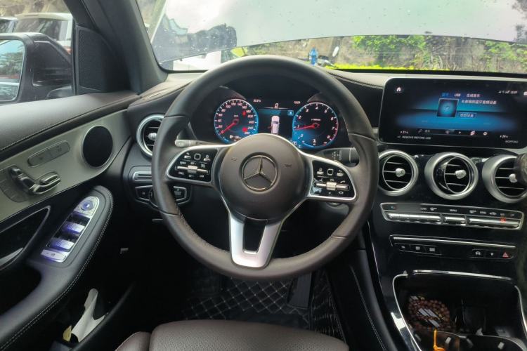 Used Mercedes-Benz GLC 2022 Second Facelift GLC 260 L 4MATIC Dynamic Edition Steering Wheel