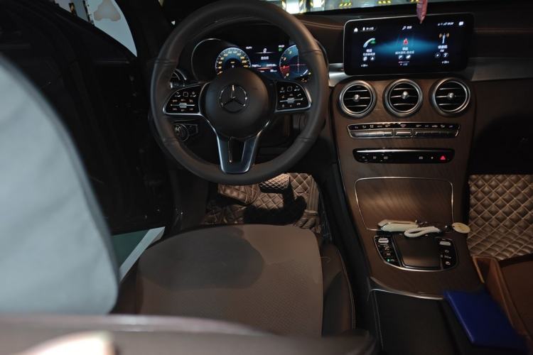 Used Mercedes-Benz GLC 2022 GLC 300 L 4MATIC Dynamic Edition Prestige Model Steering Wheel