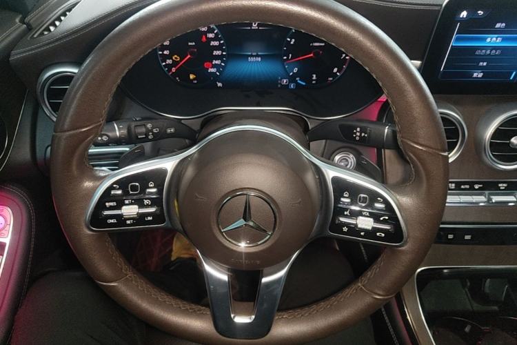 Used Mercedes-Benz GLC 2022 Second Facelift GLC 260 L 4MATIC Luxury Edition Steering Wheel
