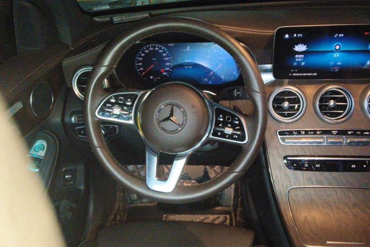 Used Mercedes-Benz GLC 2022 Second Facelift GLC 260 L 4MATIC Luxury Edition Steering Wheel