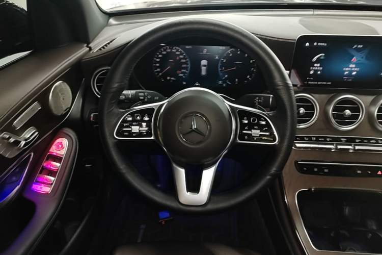 Used Mercedes-Benz GLC 2022 Refreshed GLC 300 L 4MATIC Dynamic Edition Steering Wheel