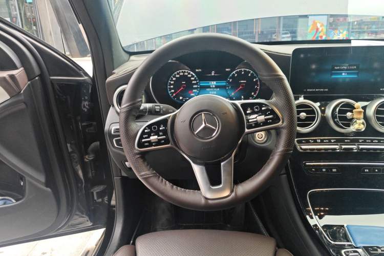 Used Mercedes-Benz GLC 2022 Facelifted GLC 260 L 4MATIC Dynamic Edition Steering Wheel