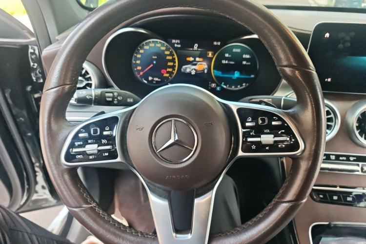 Used Mercedes-Benz GLC 2022 GLC 300 L 4MATIC Dynamic Model Steering Wheel
