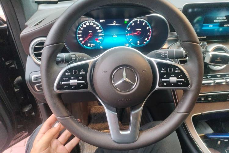 Used Mercedes-Benz GLC 2022 Second Facelift GLC 260 L 4MATIC Luxury Edition Steering Wheel