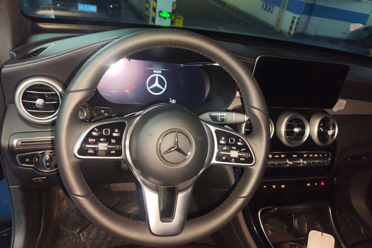 Used Mercedes-Benz GLC 2022 Refreshed GLC 260 L 4MATIC Dynamic Edition Steering Wheel