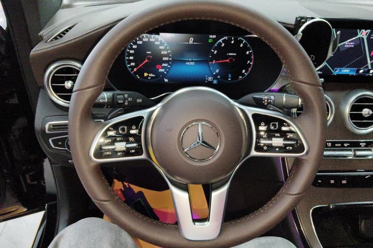 Used Mercedes-Benz GLC 2022 Second Facelift GLC 260 L 4MATIC Luxury Edition Steering Wheel