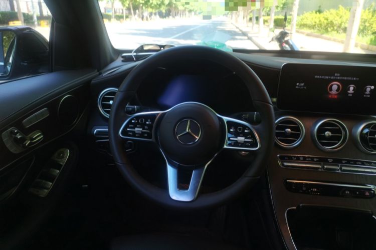 Used Mercedes-Benz GLC 2022 Second Facelift GLC 260 L 4MATIC Luxury Edition Steering Wheel