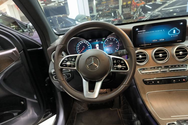 Used Mercedes-Benz GLC 2022 Second Facelift GLC 260 L 4MATIC Luxury Edition Steering Wheel
