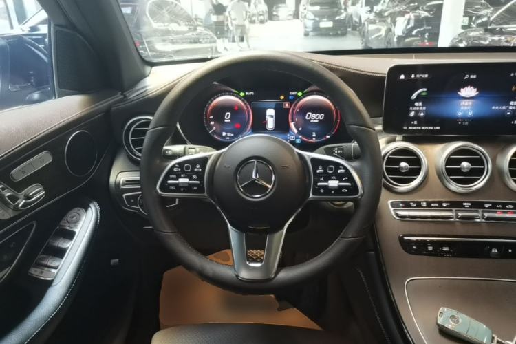 Used Mercedes-Benz GLC 2022 Refreshed GLC 300 L 4MATIC Dynamic Edition Steering Wheel