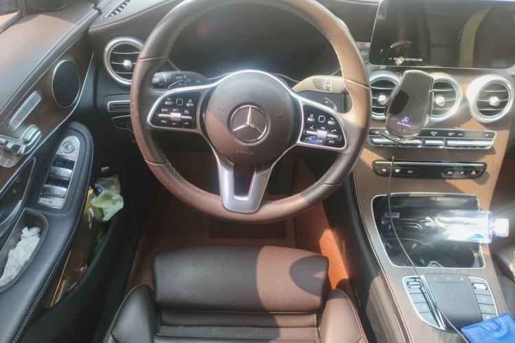 Used Mercedes-Benz GLC 2022 Second Facelift GLC 260 L 4MATIC Luxury Edition Steering Wheel