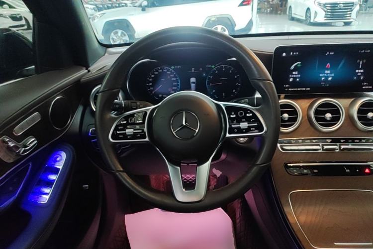 Used Mercedes-Benz GLC 2022 Second Facelift GLC 260 L 4MATIC Luxury Edition Steering Wheel