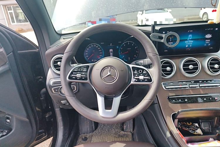 Used Mercedes-Benz GLC 2022 Second Facelift GLC 260 L 4MATIC Luxury Edition Steering Wheel