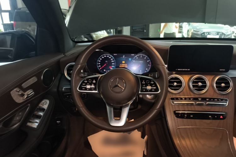 Used Mercedes-Benz GLC 2022 Second Facelift GLC 260 L 4MATIC Luxury Edition Steering Wheel