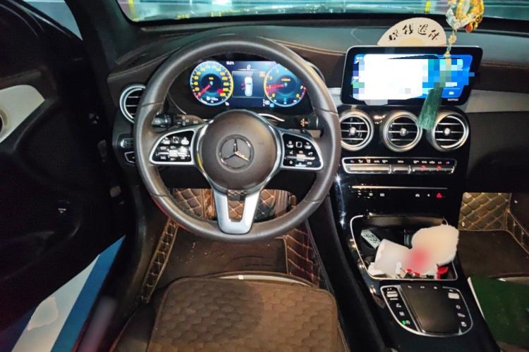 Used Mercedes-Benz GLC 2022 Refreshed GLC 260 L 4MATIC Dynamic Edition Steering Wheel