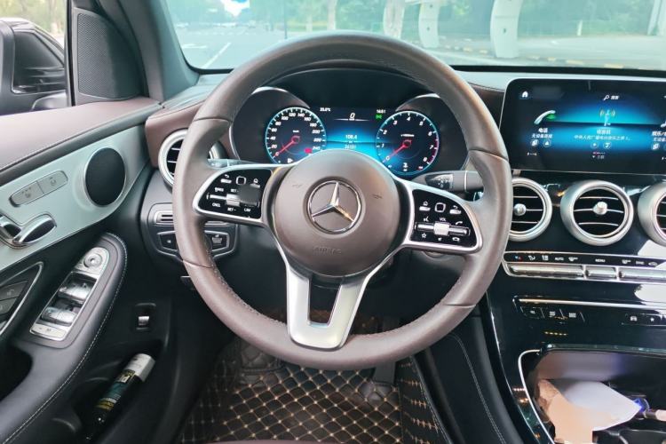 Used Mercedes-Benz GLC 2022 Second Facelift GLC 260 L 4MATIC Dynamic Edition Steering Wheel