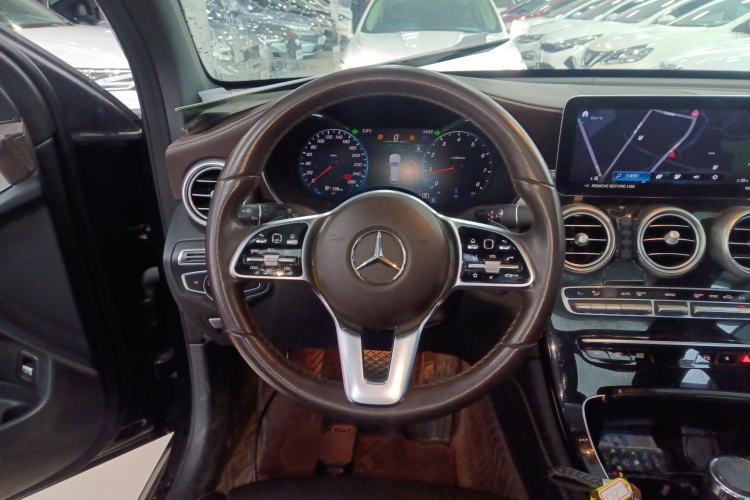 Used Mercedes-Benz GLC 2022 Second Facelift GLC 260 L 4MATIC Dynamic Edition Steering Wheel