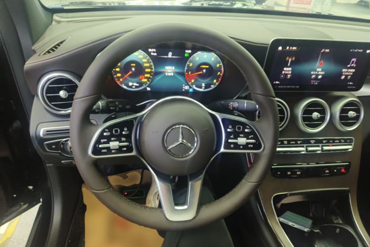 Used Mercedes-Benz GLC 2022 Second Facelift GLC 260 L 4MATIC Luxury Edition Steering Wheel