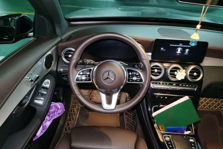 Used Mercedes-Benz GLC 2022 Refreshed GLC 260 L 4MATIC Dynamic Edition Steering Wheel