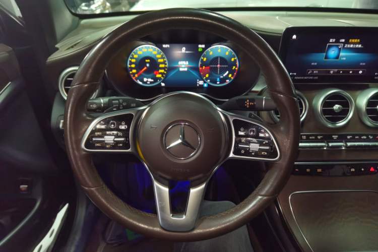 Used Mercedes-Benz GLC 2022 Second Facelift GLC 260 L 4MATIC Luxury Edition Steering Wheel