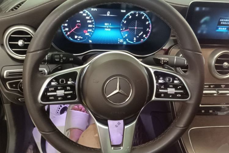 Used Mercedes-Benz GLC 2022 Second Facelift GLC 260 L 4MATIC Luxury Edition Steering Wheel