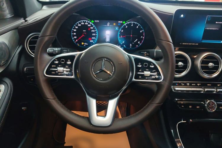 Used Mercedes-Benz GLC 2022 Facelifted GLC 260 L 4MATIC Dynamic Edition Steering Wheel