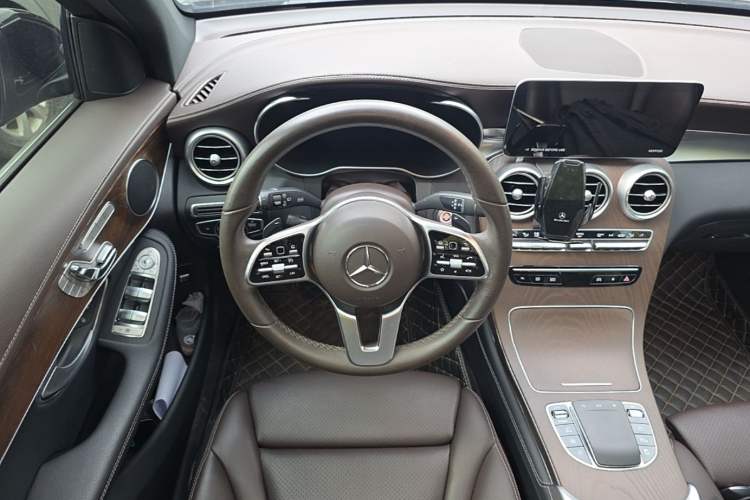 Used Mercedes-Benz GLC 2022 GLC 260 L 4MATIC Luxury Model Steering Wheel