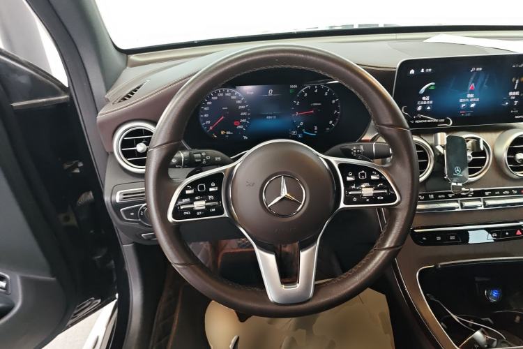 Used Mercedes-Benz GLC 2022 Second Facelift GLC 260 L 4MATIC Luxury Edition Steering Wheel