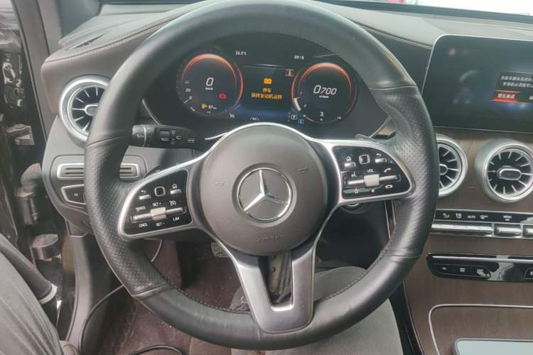 Used Mercedes-Benz GLC 2022 GLC 300 L 4MATIC Dynamic Model Steering Wheel
