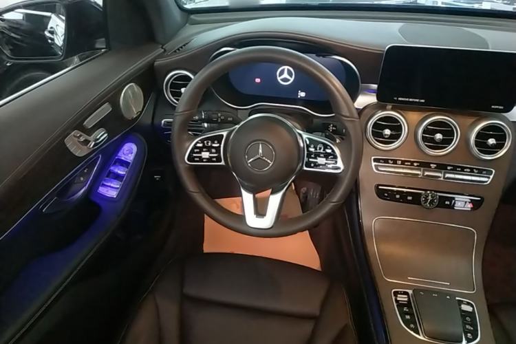 Used Mercedes-Benz GLC 2022 GLC 300 L 4MATIC Dynamic Model Steering Wheel